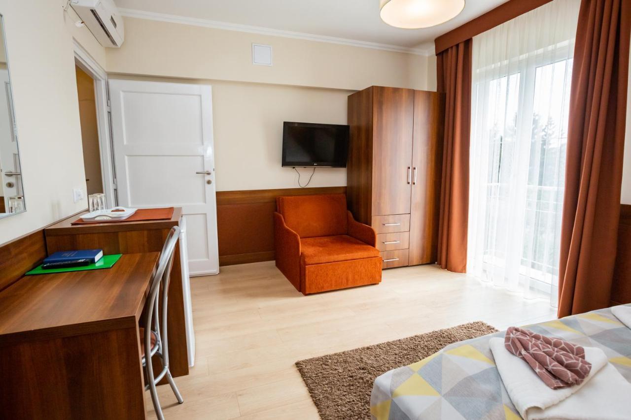 Hotel Pávai Hajdúszoboszló Buitenkant foto