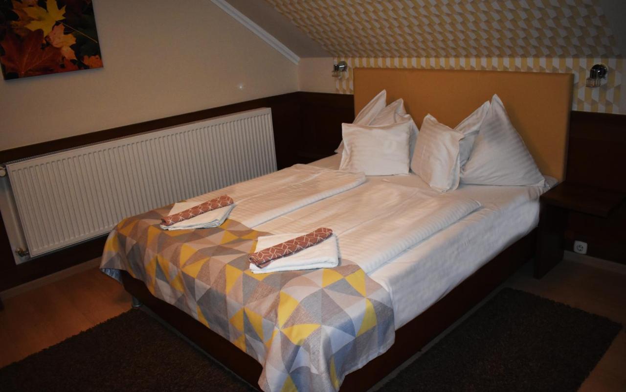 Hotel Pávai Hajdúszoboszló Buitenkant foto