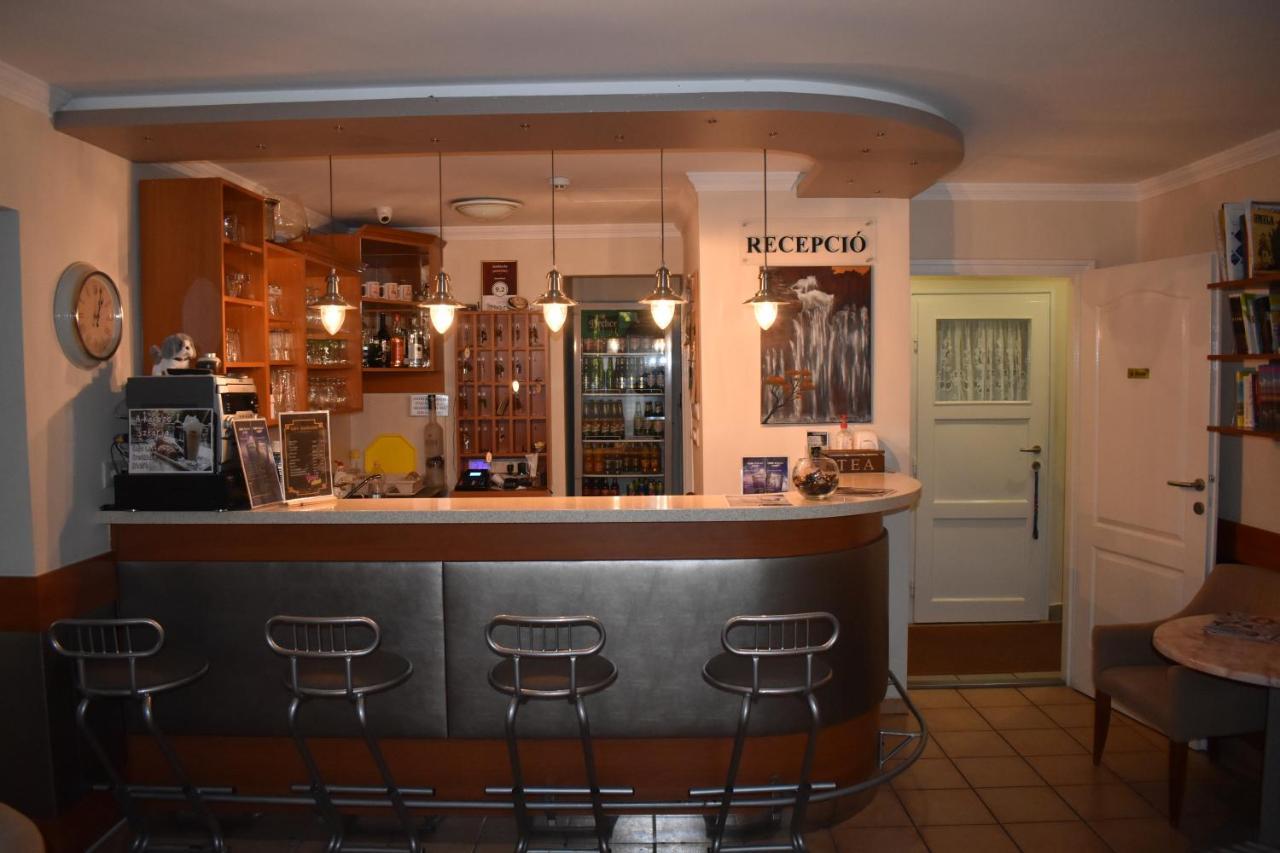 Hotel Pávai Hajdúszoboszló Buitenkant foto