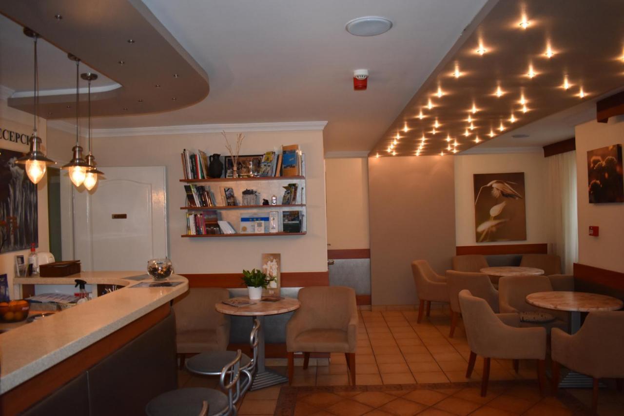 Hotel Pávai Hajdúszoboszló Buitenkant foto