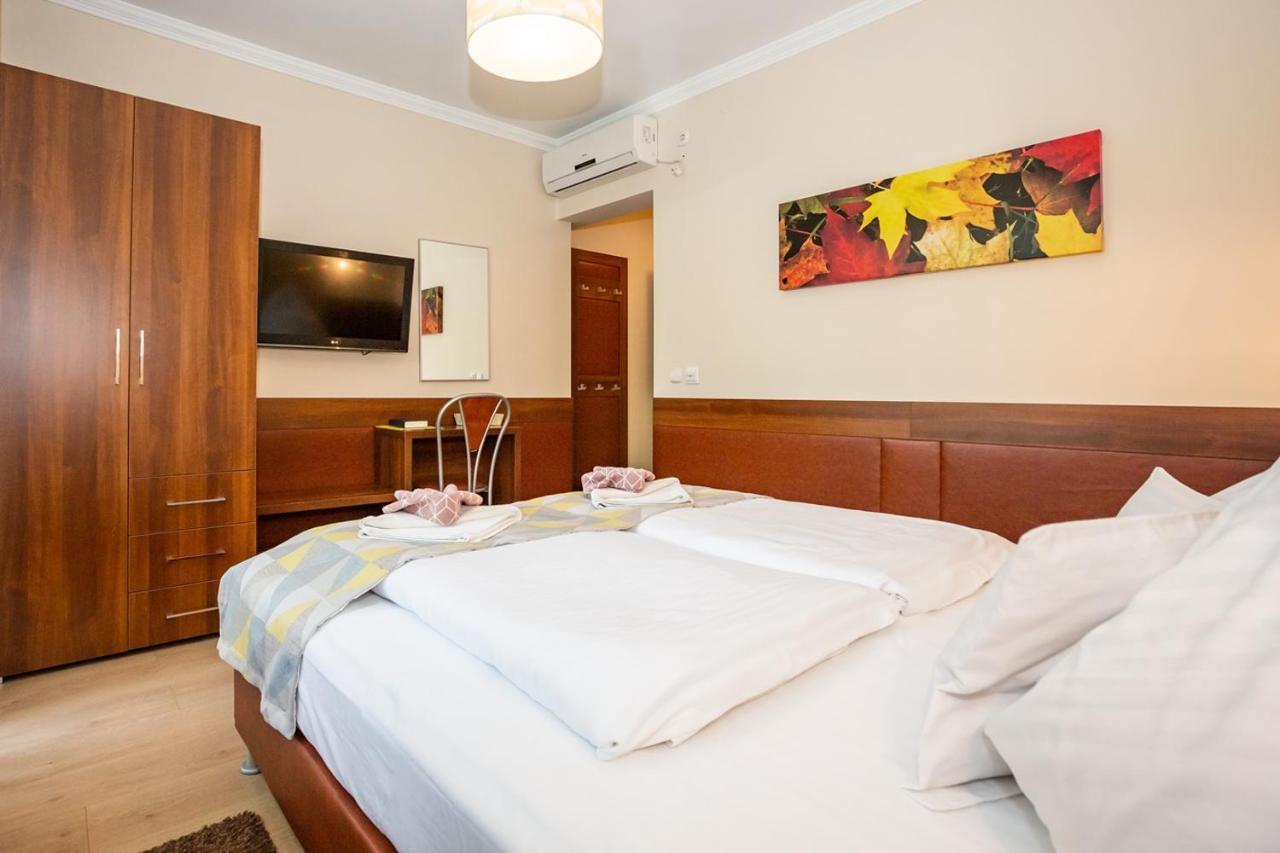Hotel Pávai Hajdúszoboszló Buitenkant foto