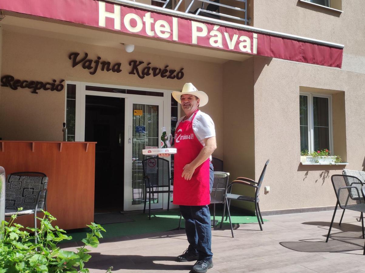 Hotel Pávai Hajdúszoboszló Buitenkant foto