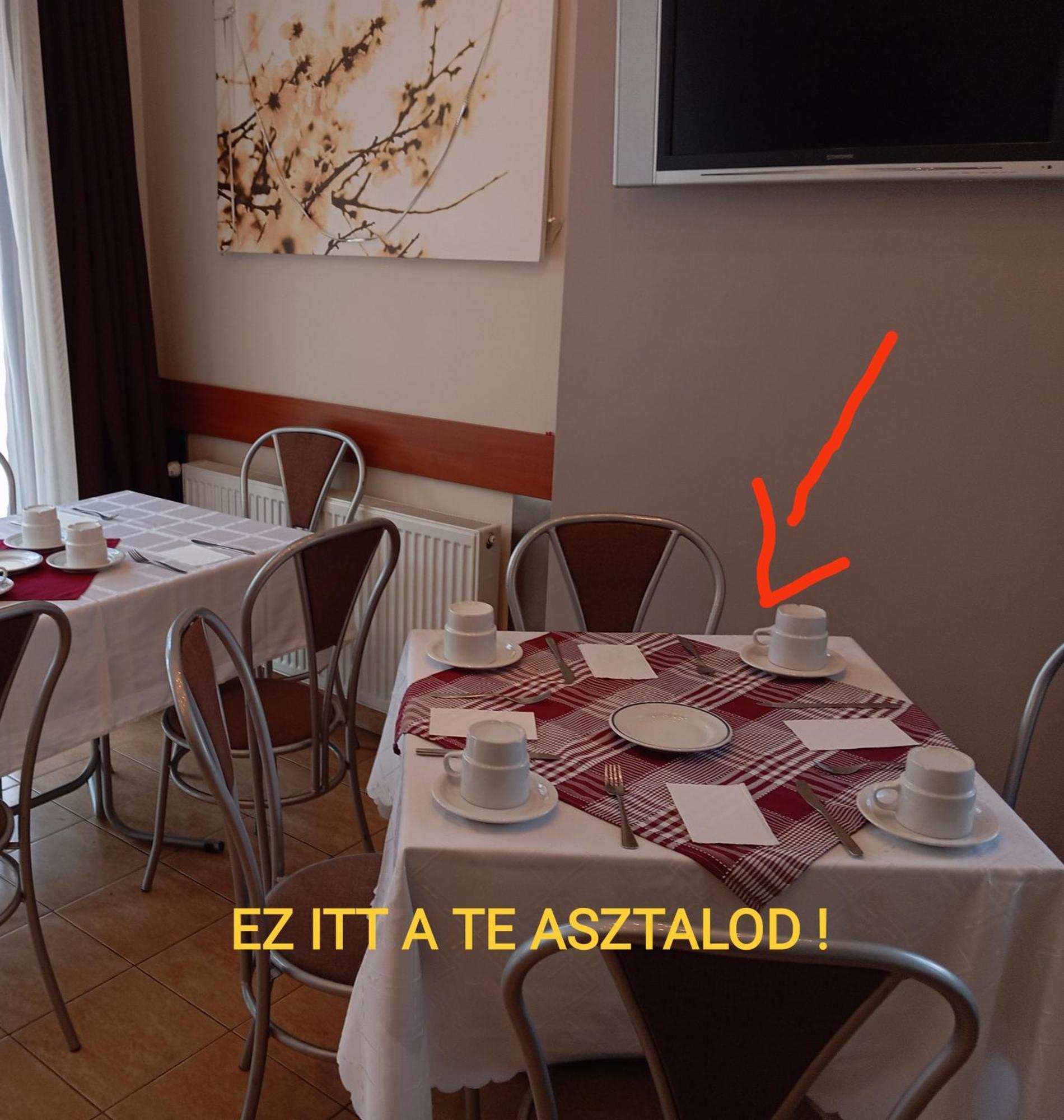 Hotel Pávai Hajdúszoboszló Buitenkant foto