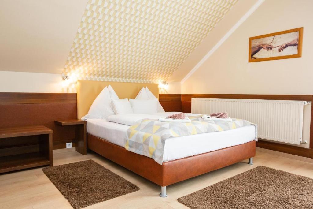 Hotel Pávai Hajdúszoboszló Buitenkant foto