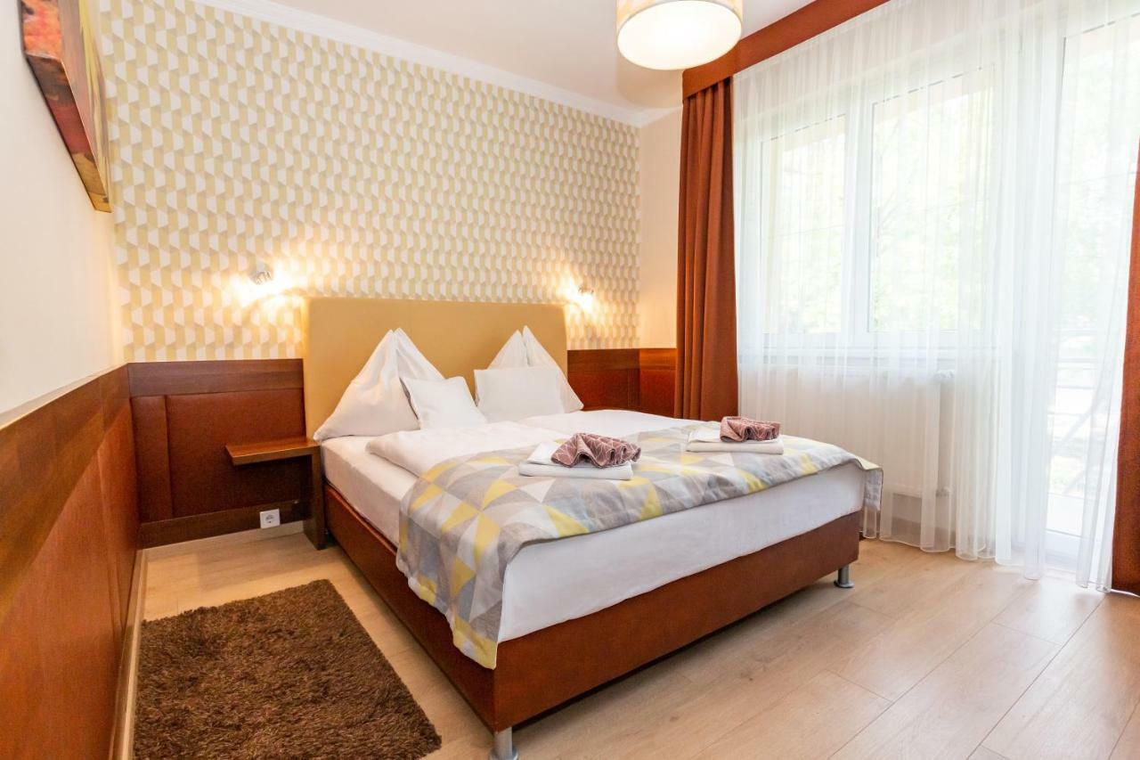 Hotel Pávai Hajdúszoboszló Buitenkant foto